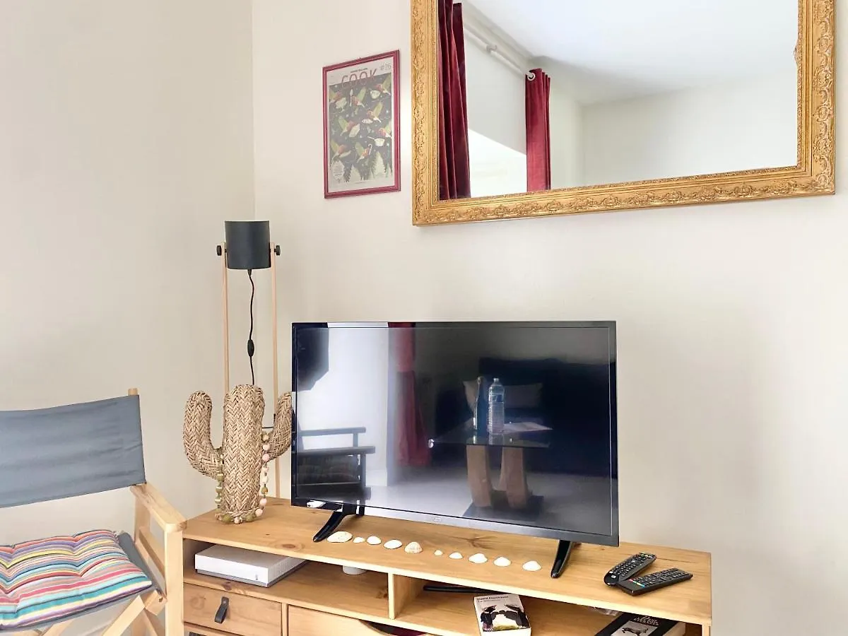 Le Manoir - Rez De Chaussee - Parking - Wifi - Centre Ville Quimper 0*,